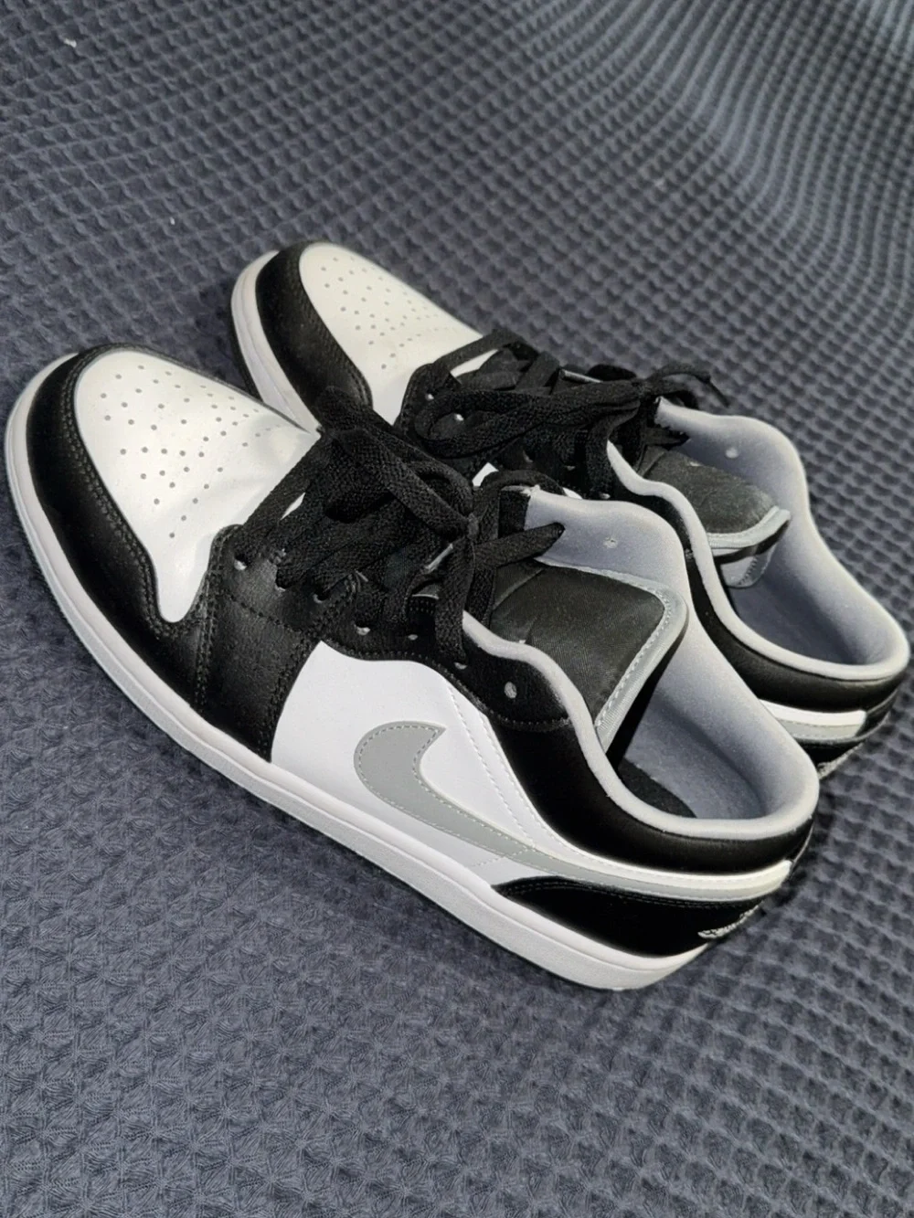 Nike Black, White & Gray Low-Top Athletic Sneakers